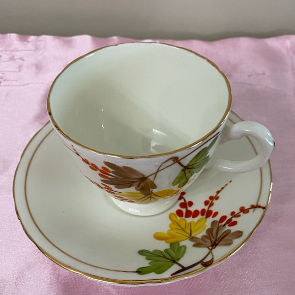 VTG DELPHINE PATTERN 1969 BONE CHINA TEACUP AND SAUCER WITH LEAF DETAIL - Picture 5 of 15